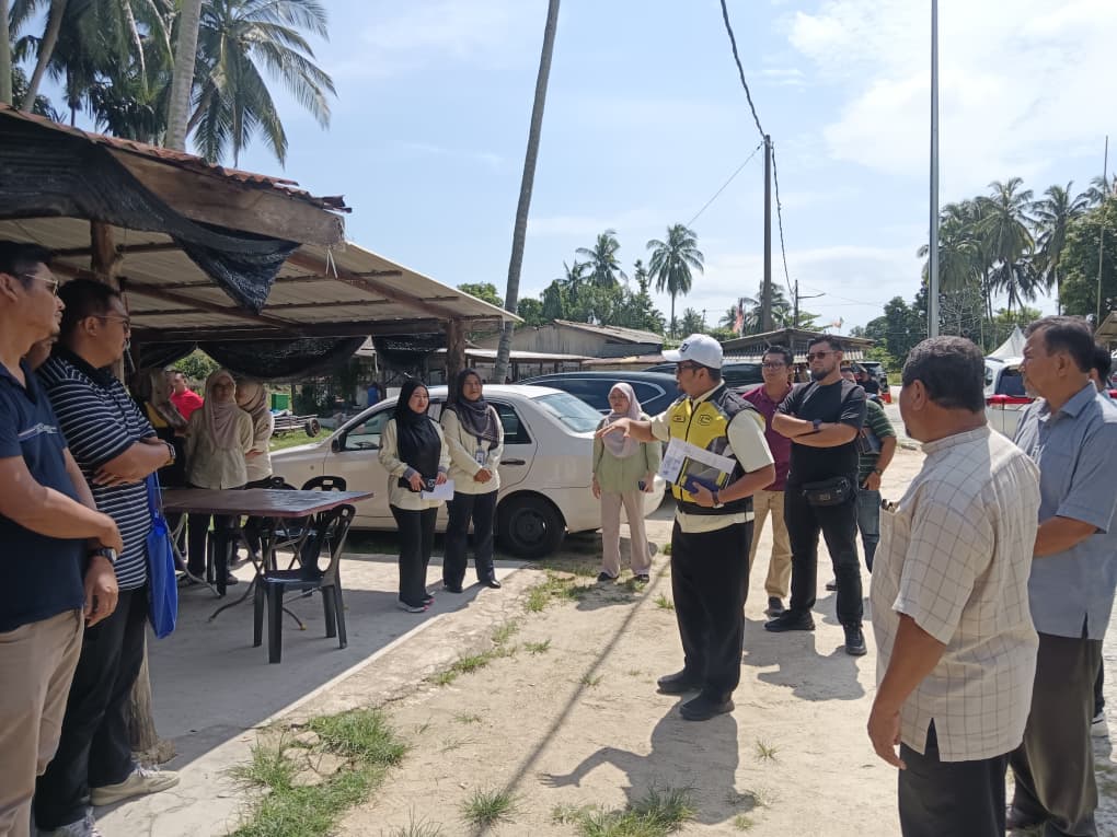 JKRMarang's tweet photo. JKR Marang dengan diketuai Pihak Caw. Jalan, JKR Ibu Pejabat telah mengadakan taklimat tender dan lawatan tapak bagi Projek Menaiktaraf Jambatan di Kg. Tok Fakir, Jalan T119, Seksyen 6.70, Daerah Marang, Terengganu. https://t.co/0BJSMtghMn