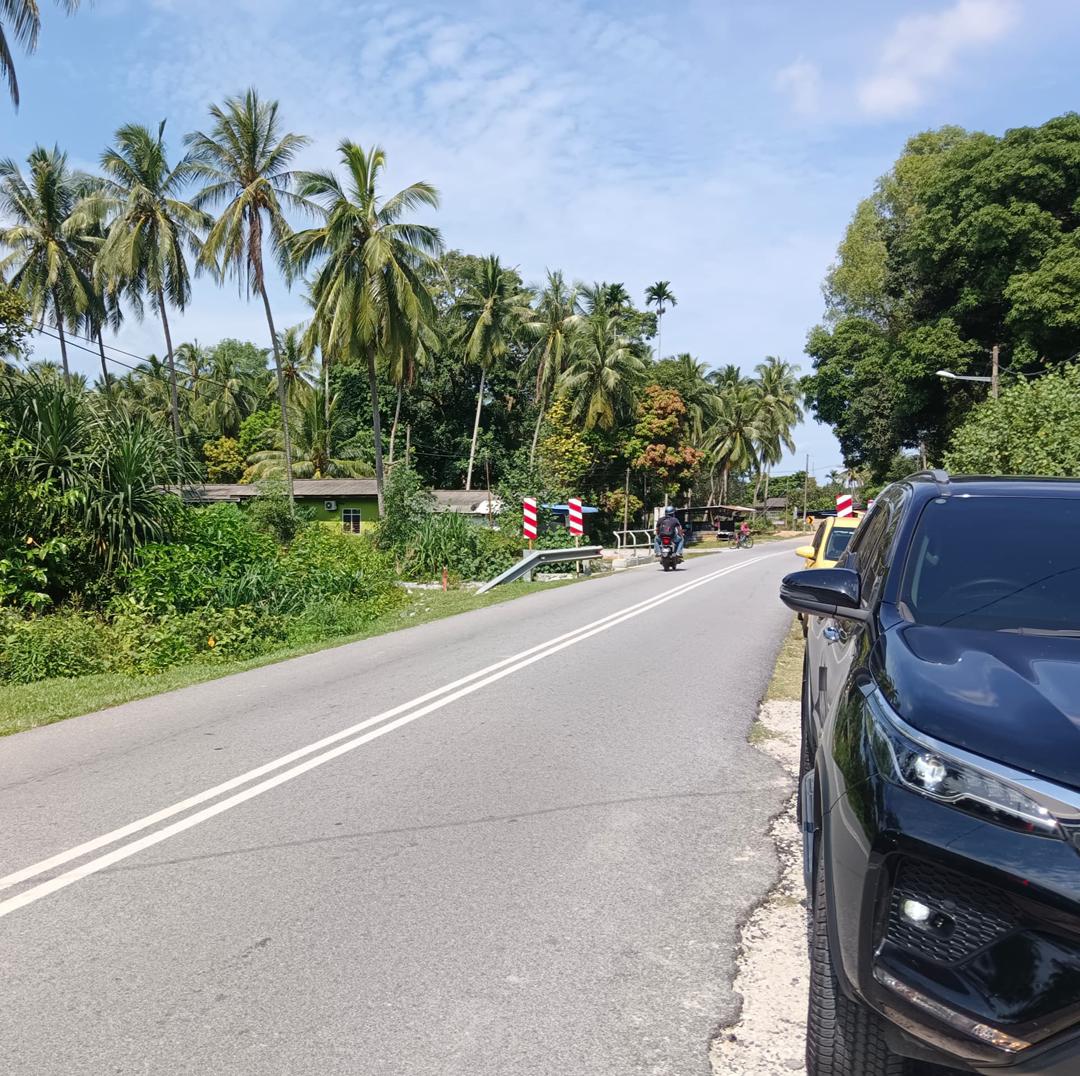 JKRMarang's tweet photo. JKR Marang dengan diketuai Pihak Caw. Jalan, JKR Ibu Pejabat telah mengadakan taklimat tender dan lawatan tapak bagi Projek Menaiktaraf Jambatan di Kg. Tok Fakir, Jalan T119, Seksyen 6.70, Daerah Marang, Terengganu. https://t.co/0BJSMtghMn