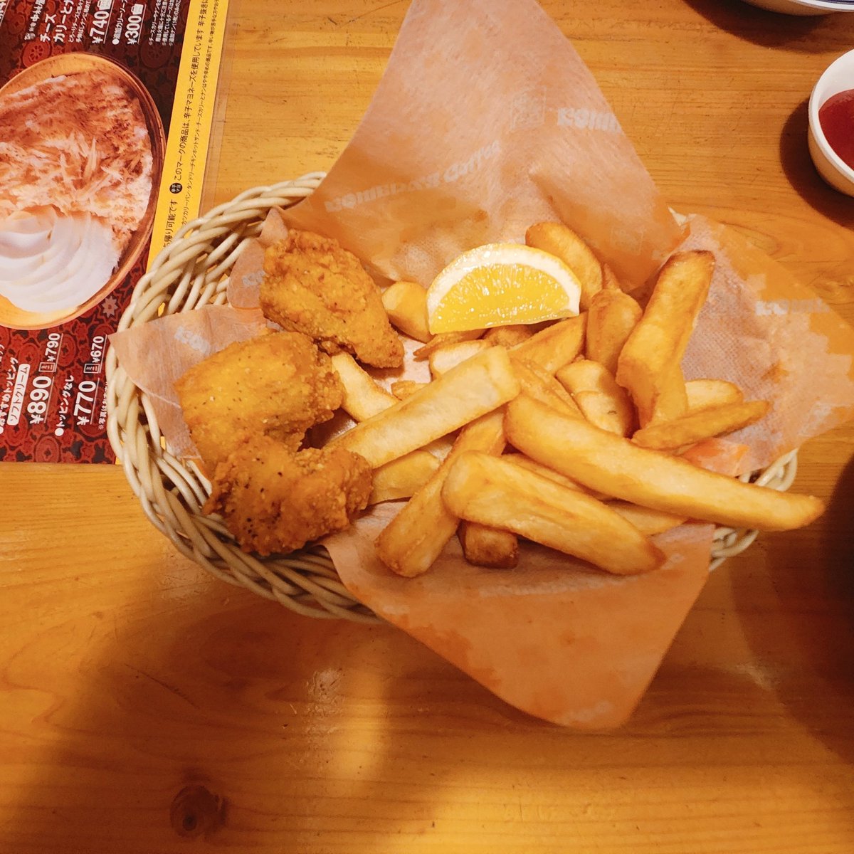 こんにちわっしょーい✨😃❗
10月も残りわずかで
ござんす✌️
#チキチキンは夢の2本入り 
らしいので早く食べたいと
思う今日この頃🎵
ちなみにチキンはこれが
一番好きかもしれない🎵
#つぶやキコーナ
#企業公式相互フォロー