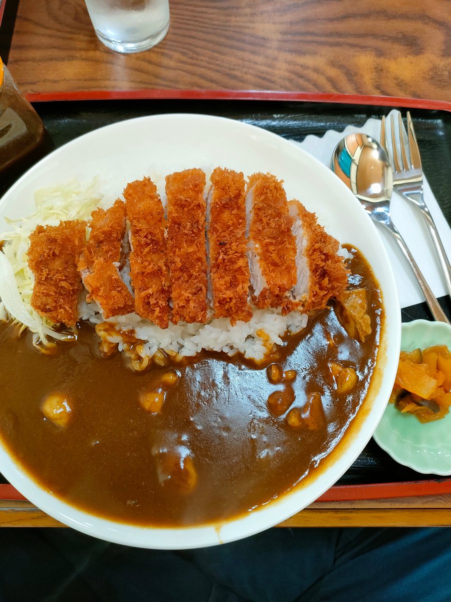 the_und_p's tweet photo. 久々のカツカレーおじさん🍛
蕎麦屋さんのカレーて美味いよなぁ〜
息を吸うように完食でさーね https://t.co/GeSJdPhXwi