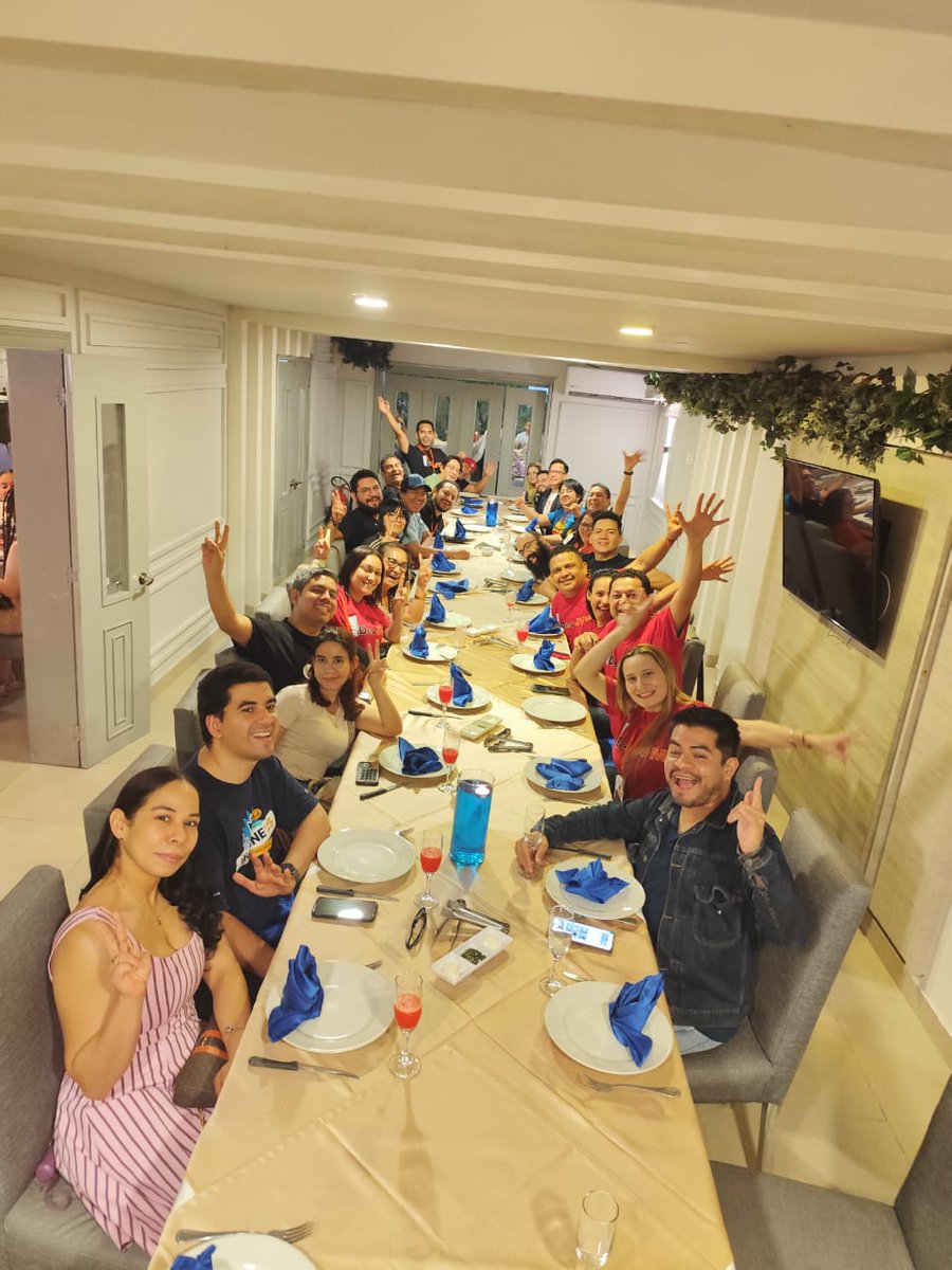 JUGBAQ's tweet image. 🎤 ¡Gracias a nuestros speakers por inspirar y compartir su conocimiento en #DevJVM2025!
Su energía y pasión hicieron historia en Barranquilla 💙🔥
#JUGBAQ #ComunidadJVM #GraciasSpeakers