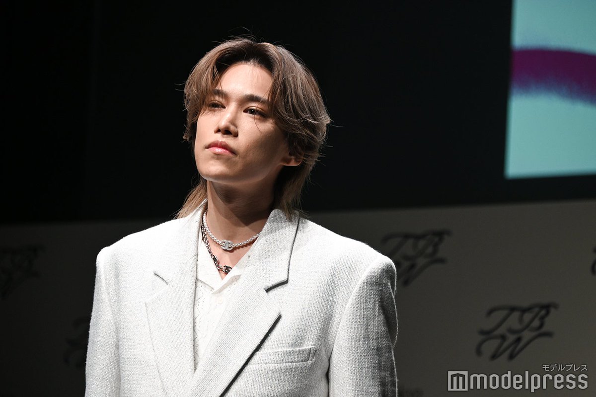 modelpress's tweet image. キスマイ千賀健永
今年の自分に賞を贈るとしたら🏆️❓️

YouTube活動に意欲🎥
「15万人、20万人とかを目指して」

🔻写真・詳細
mdpr.jp/news/4670174

#KisMyFt2 #千賀健永