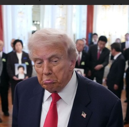 Wtf is this expression?  #TrumpisaNationalDisgrace