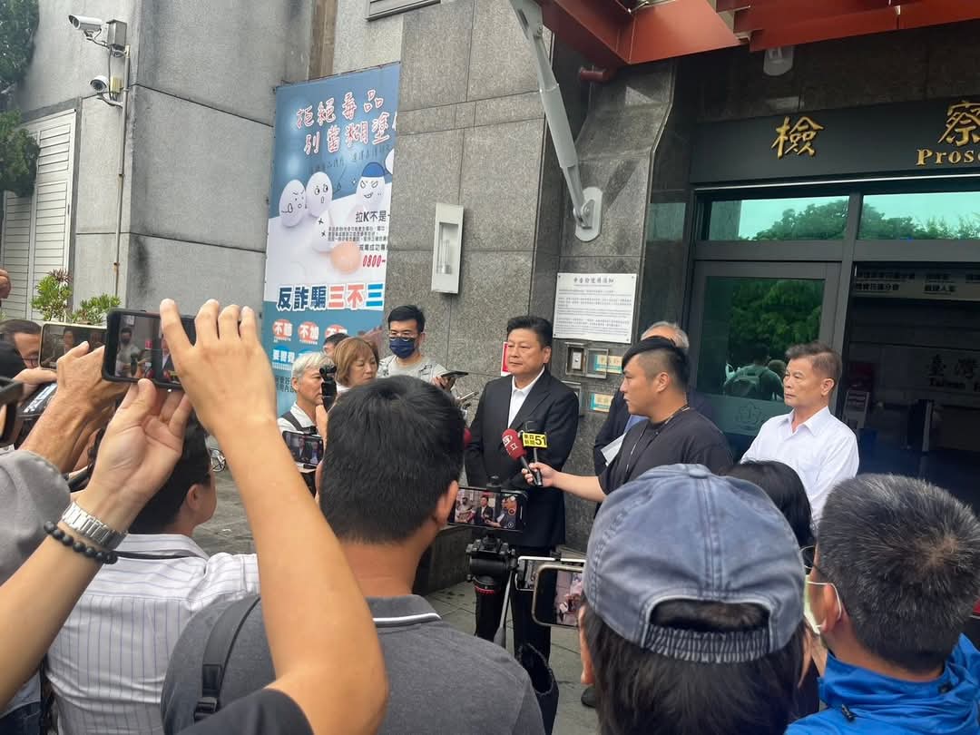 OlB5xR6vzI6Vv4B's tweet image. #傅崐萁🇹🇼
【不容暴力破壞花蓮形象　傅崐萁提告張峻６項罪狀】
【前晚就接到張峻鬧場線報　對方果然按劇本演出】
【不應美化惡行　暴力就是暴力　必須繩之以法以正綱常】…