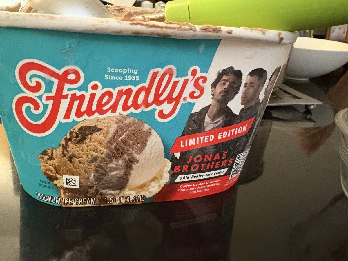 Yall.. Jonas Brothers ice cream???