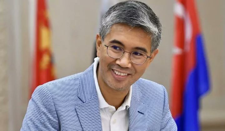 MALAYSIA TETAP LARANG JUAL NADIR BUMI REE MENTAH

Menteri Perdagangan Pelaburan dan Industri, YB Datuk Seri Tengku Zafrul Abdul Aziz memaklumkan bahawa Malaysia akan tetap tidak akan eksport atau jual Mineral Nadir Bumi REE Mentah 

Ketika ini Malaysia fokus untuk menjemput