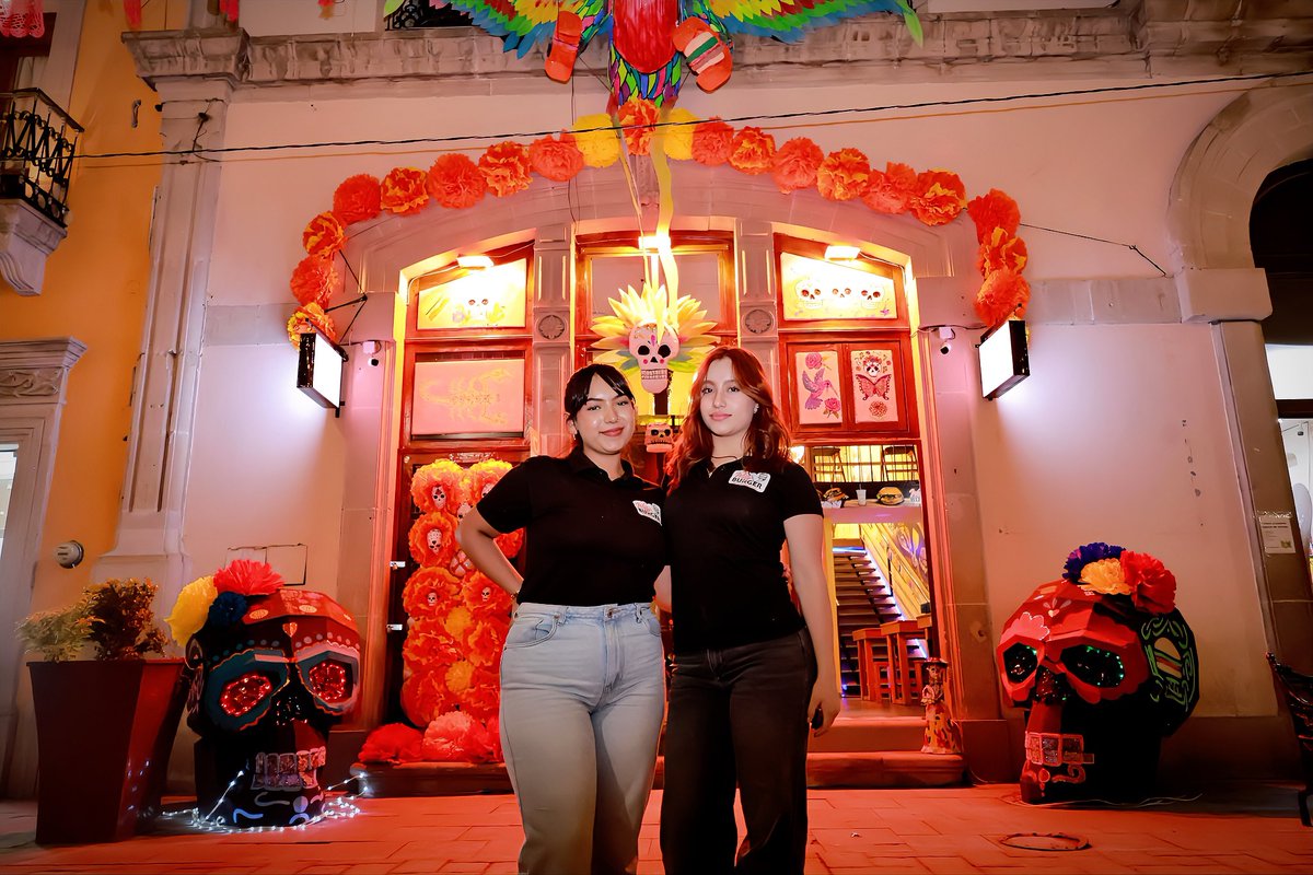 DMAF_Dgo's tweet image. 🌼💀 En el #Muuki2025, Durango brilló con la temática “Enchulando mi fachada” y el tradicional concurso de tapetes de aserrín.

La fachada de “Willy Burguer” quedó espectacular, reflejando nuestro amor por las tradiciones. 🇲🇽✨
#ElNorteMásMexicano #DurangoEsElCamino 🐺