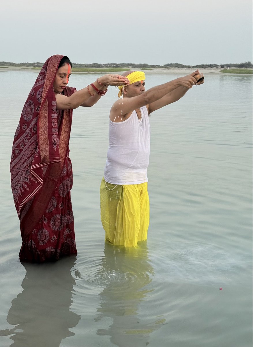 imbhojpuria's tweet photo. भोर के अरघ ! 

जय हो छठ माई 🙏🙏 

जय हो सुरूजदेव 🙏🙏 https://t.co/s5GfGCmKst