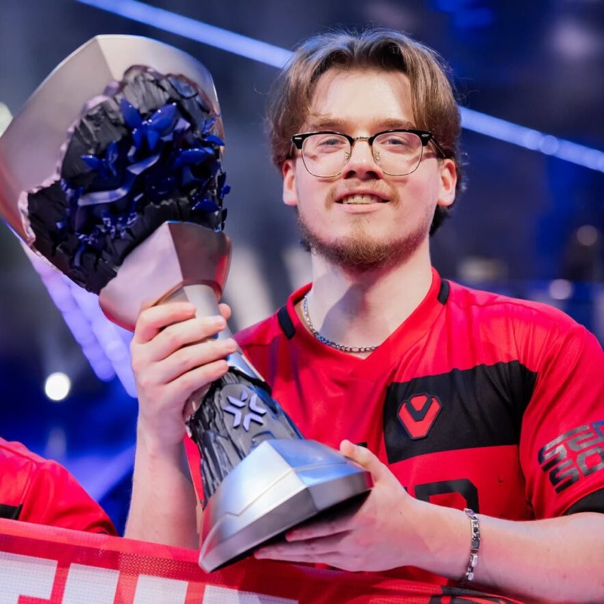 ValorINTEL's tweet image. 🚨 Zellsis is reportedly set to sign with Cloud9 for the VCT 2026 season

(via: @anonimotum)