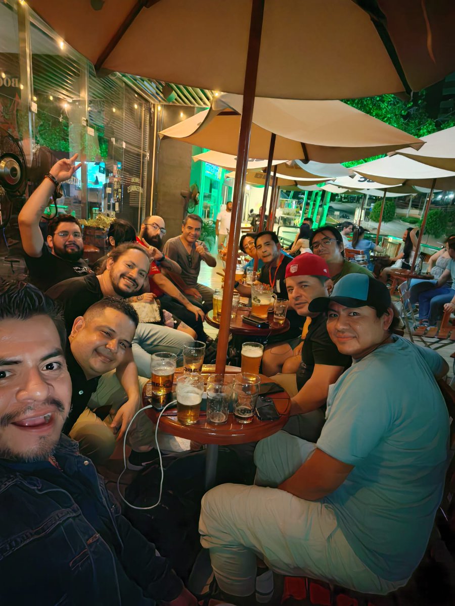 geovannycode's tweet image. 💙 Aún sigo procesando todo lo vivido en DEVJVM Colombia 2025.
Gracias a cada uno de los speakers (@_benek, @borland_c, @chrisom, @breakponchito, @Sierisimo, @lporras16, @GamzeescriptDev, @elderjava, @emmagr77, @apuntesdejava, @EdduMelendez, @jamdiazdiaz, @moroquin, @cajasmota,…