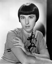 merlinpapin3's tweet photo. .@FredOL69007 Aujourd'hui la Directrice des Costumes Multiple Oscarisée #EdithHead aurait eu 128 ans (décédé en 2015) on lui doit
L'Arnaque
La Main au Collet
El Dorado
Milliardaire pour un jour
Une Femme Extraordinaire
L'Enterrée Vivante
Les Pièges de Brodway https://t.co/dJhO1MIfSE
