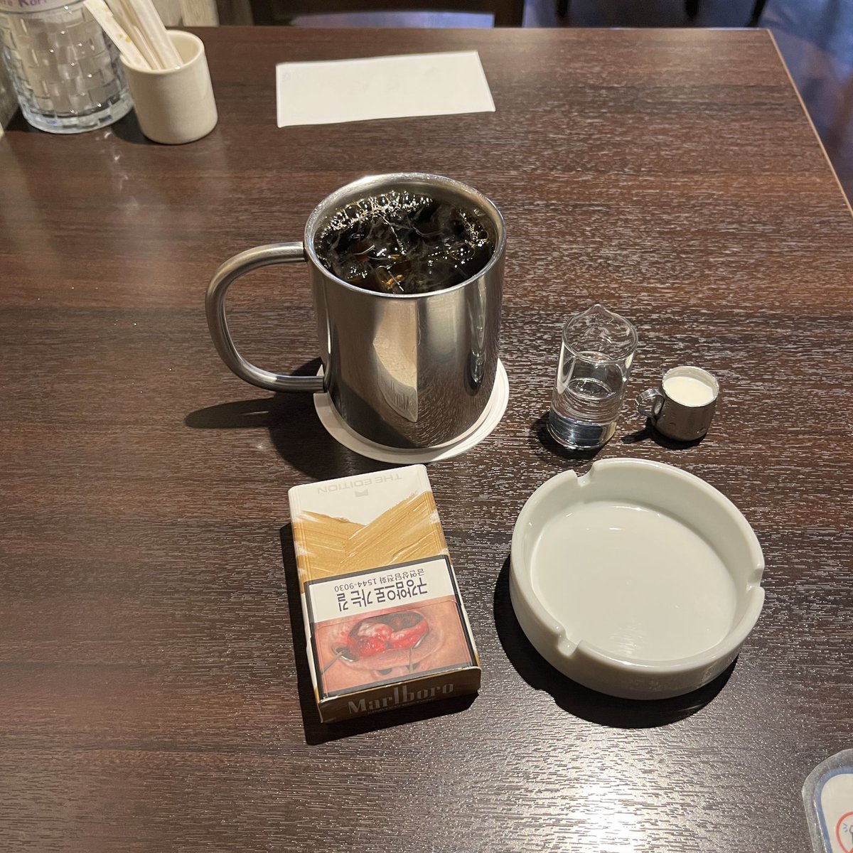 여러모로 많은 생각을 하게 된 오사카 여행 ••• 🧳

1. 공원
2. 귀여운 입간판
3. 랜덤이었는데 갖고 싶은 뱃지만 나왔어요!!
4. 발길 닿는 대로 걷다 자만추한 킷사텐