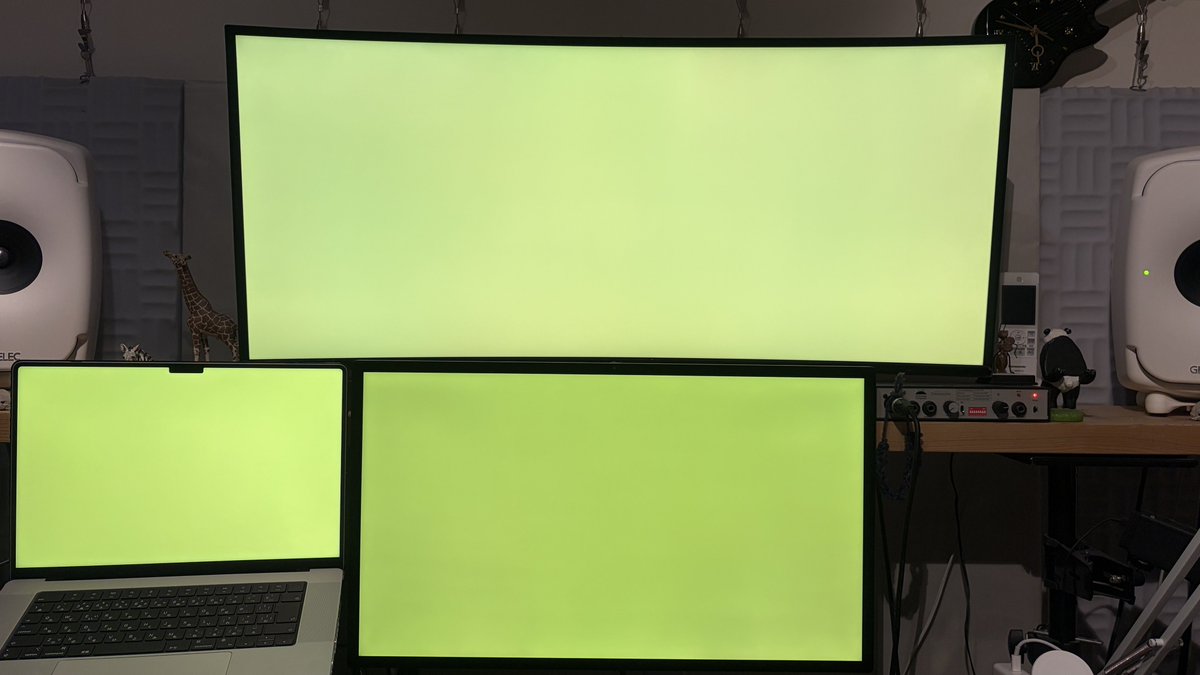 Mac os Sequoiaのバグでスクリーンセーバーが黄色になってしまって目がつぶれる！！！ 進行してるプロジェクトが５件もあってOSアプデは死を意味 するから無理、耐えるしかない頑張れ俺の目