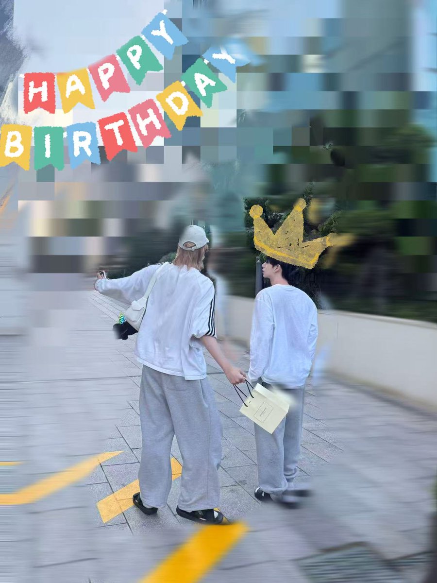 AHOF (@ahof_official) on Twitter photo 생일 축하해! 우리는 항상 많은 이야기를 나누고, 마음 속에 감추고 있는 말을 서로에게 들려주며, 서로 한국에서 가족이 되었어. 사실 하고 싶은 말은 일찍이 너에게 말했지만, 그래도 네가 건강하고 행복하길 바래! 오늘 생일 정말 축하해~🐰
#AHOF #아홉 
#SHUAIBO #장슈아이보 생일 축하해! 우리는 항상 많은 이야기를 나누고, 마음 속에 감추고 있는 말을 서로에게 들려주며, 서로 한국에서 가족이 되었어. 사실 하고 싶은 말은 일찍이 너에게 말했지만, 그래도 네가 건강하고 행복하길 바래! 오늘 생일 정말 축하해~🐰
#AHOF #아홉 
#SHUAIBO #장슈아이보