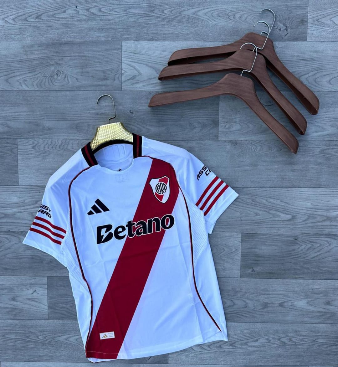 NAOMBA REPOST YAKO HAPA.

jersey  kali sana kwa 25K zenye quality  za hali ya juu, jersey  hizi unapata kwa 25K tu za bongo unapata kwa 50K.

Piga simu no 0756226825. Kwa DSM delivery  ni bure ila kwa mikoani tunatuma pia.

Naombeni oda zenu wakuu.🇹🇿🙏