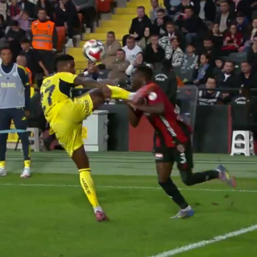 İbo Aslan feyz al kardeşim
 #ufc #iboaslan 

#Fenerbahçe #hakem #kırmızıkart #Galatasaray