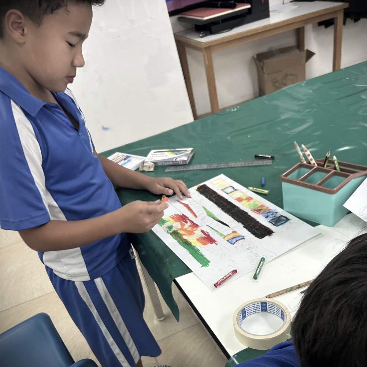 sassamakee's tweet photo. 🎨 Middle School artists have been busy! Y3 created dramatic volcano scenes &amp; The Great Wave art, Y4 designed vibrant Pharaoh headdresses, and Y5 explored marine life in mixed media. So much talent &amp; creativity on display! 👏 #Samakee #Art #Creativity #MiddleSchool https://t.co/JYxMTsirFO