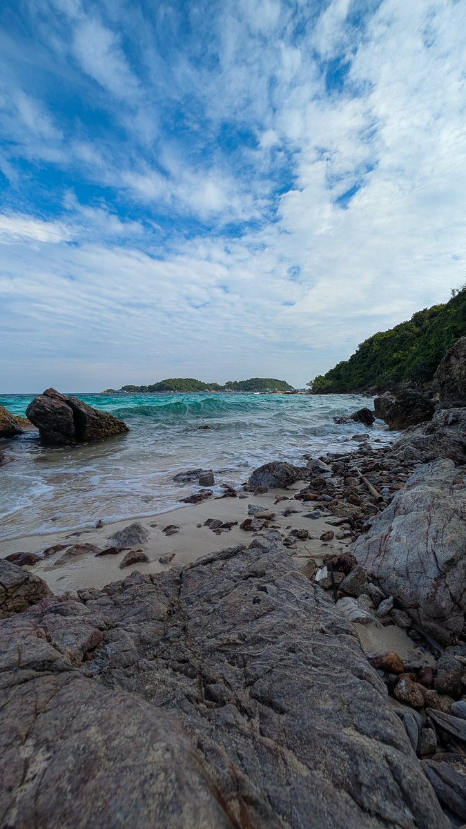 rajchasate's tweet image. #ootd #sea #travel #fwb #milf