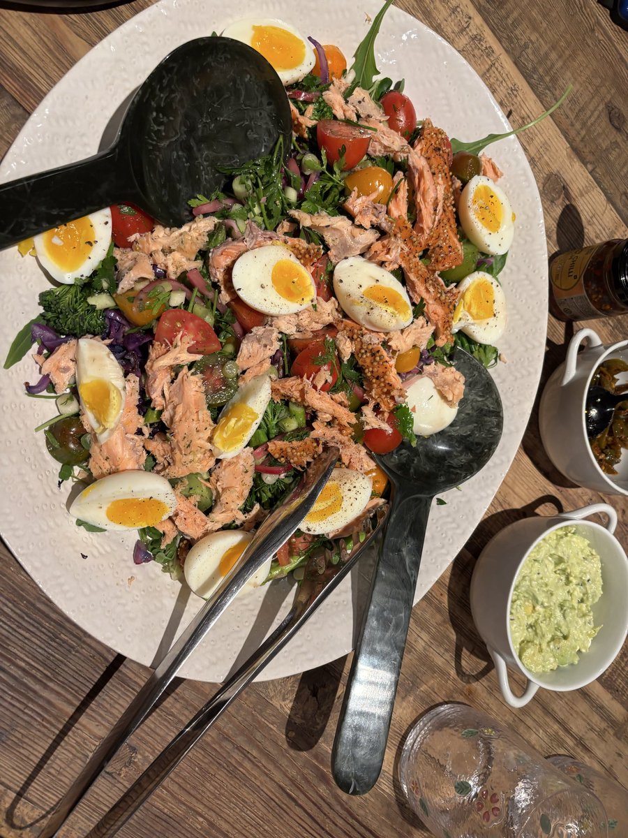 Anele's tweet image. Kodwa both these plugs are legit! 

The last of the jalapeno atchar was consumed last night with this salad! 🥗 

Let me tell you… it was delicious!!! 🤤