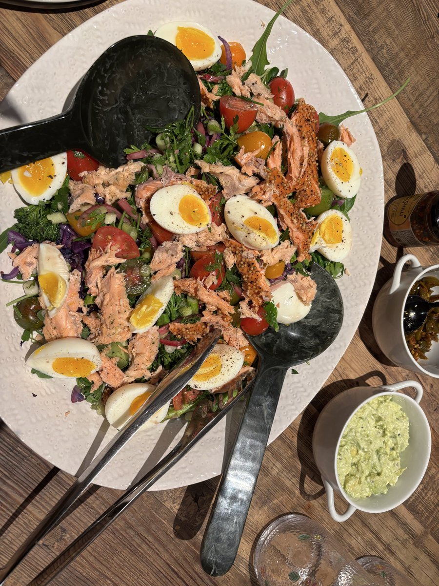 Anele's tweet image. Kodwa both these plugs are legit! 

The last of the jalapeno atchar was consumed last night with this salad! 🥗 

Let me tell you… it was delicious!!! 🤤