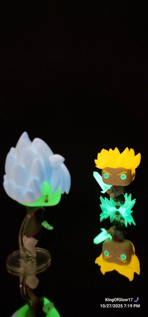 DMungu17's tweet image. Pop! Animation (1281). DragonBall 超: Super Saiyan Trunks with sword #amazon glow-in-the-dark exclusive. Vs Fused Zamasu fight 》》》》》》

#funko #funkglow #funkophotography #funkoanime #FunkoPopVinyl #exclusive #dragonball超 #trunks #fusedzamasu #fight #funkoglow #FunkoPops