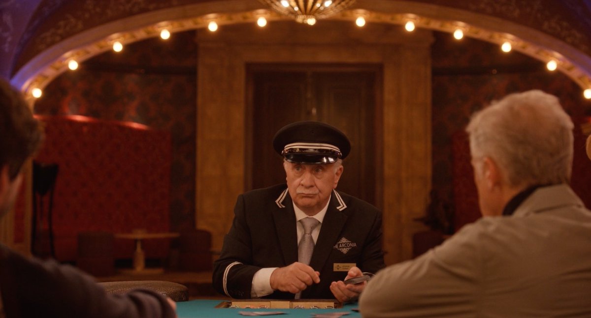 grqntt's tweet image. lester died trying to protect the building :(
#omitb #onlymurders