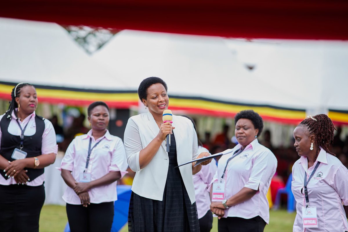 ash_camzdag's tweet photo. Another morning to thank God for the gift of womanhood. 🌸
May every woman rise, shine, and be empowered to live her purpose.
With Elevate Her Uganda, @ElevateHerUg we continue to remind women that they are capable, valuable, and unstoppable. 
#ElevateHerUganda #WomenEmpowerment https://t.co/go27yvyvA4