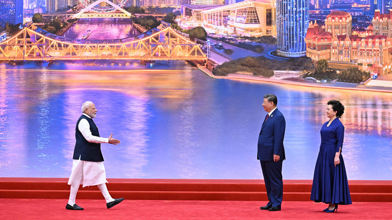 India and China are not enemies regardless of the  geopolitical seeds of dsicord planted every time. Thanks to BRICS and especially Russia, both ecnomical powers are mulitpolar friends.  #India and #China resume direct flights after 5 years hiatus.  Relations are improving.