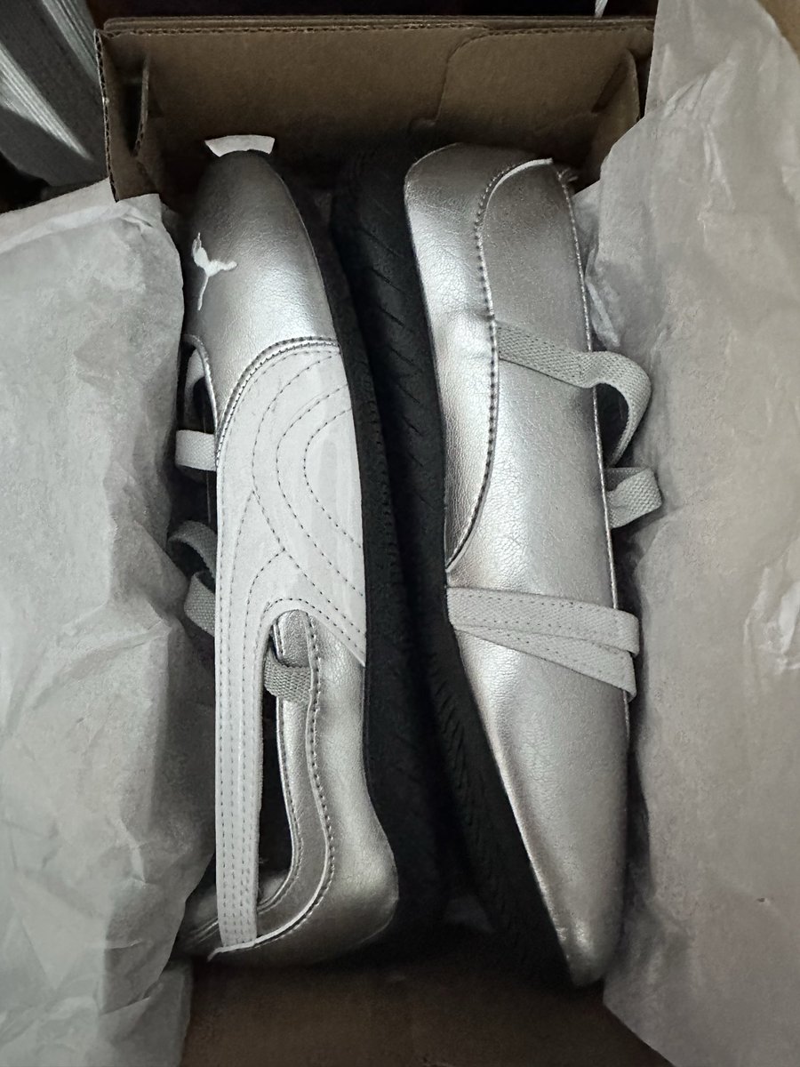 coluneko's tweet photo. Wts // want to sell

Puma speedcat ballet metallic silver
Size 38.5 / 24.5 cm
Masih baru banget belum pernah dipakai keluar cuma buat dicoba, alasan jual karena kebesaran
1jt nett
📍 bandung https://t.co/Q6GhXCeiRR
