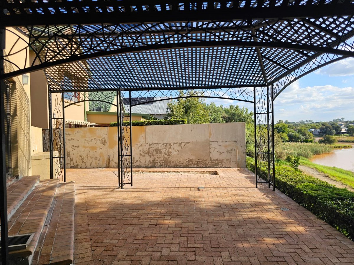 DesignAPretoria's tweet image. We Design, Manufacture and Install - Steel, Stainless Steel &amp;amp; Glass Balustrades, Driveway Gates, Fences, Security Doors, Burglar Bars, Decks and much more...