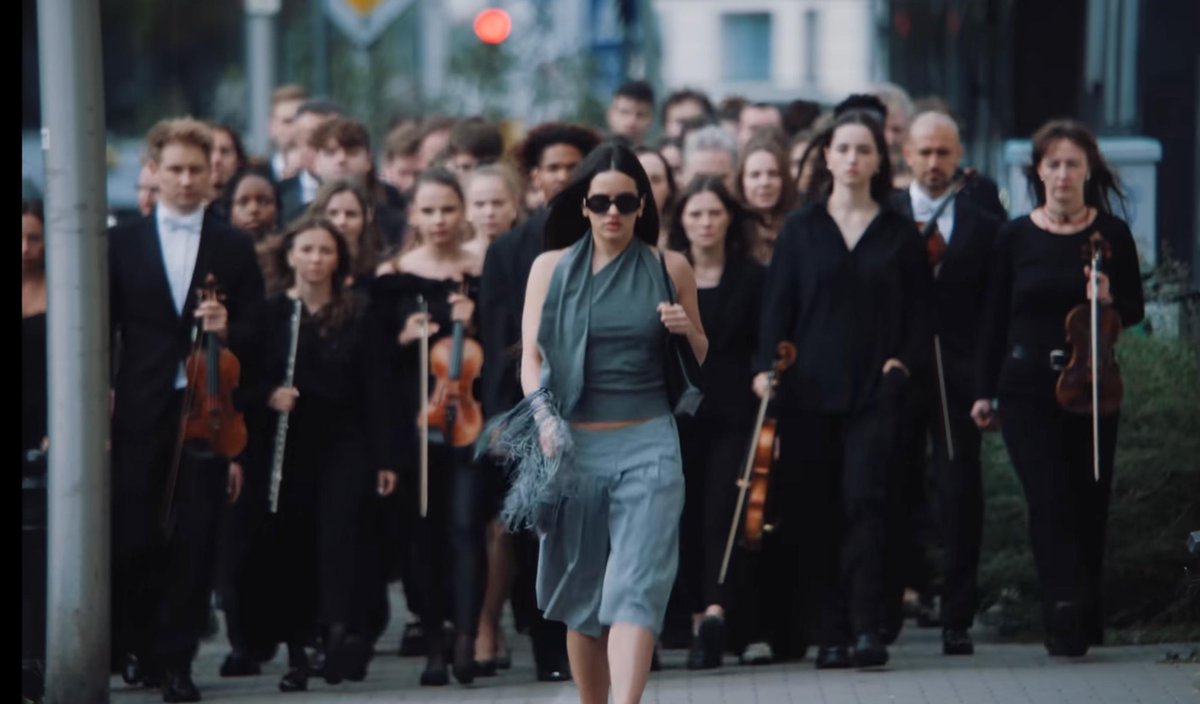 así me siento en el cruce del eje central  Lazaro Cardenas en el centro histórico exactamente desde el sears hasta la Torre Latino para llegar a Francisco Madero