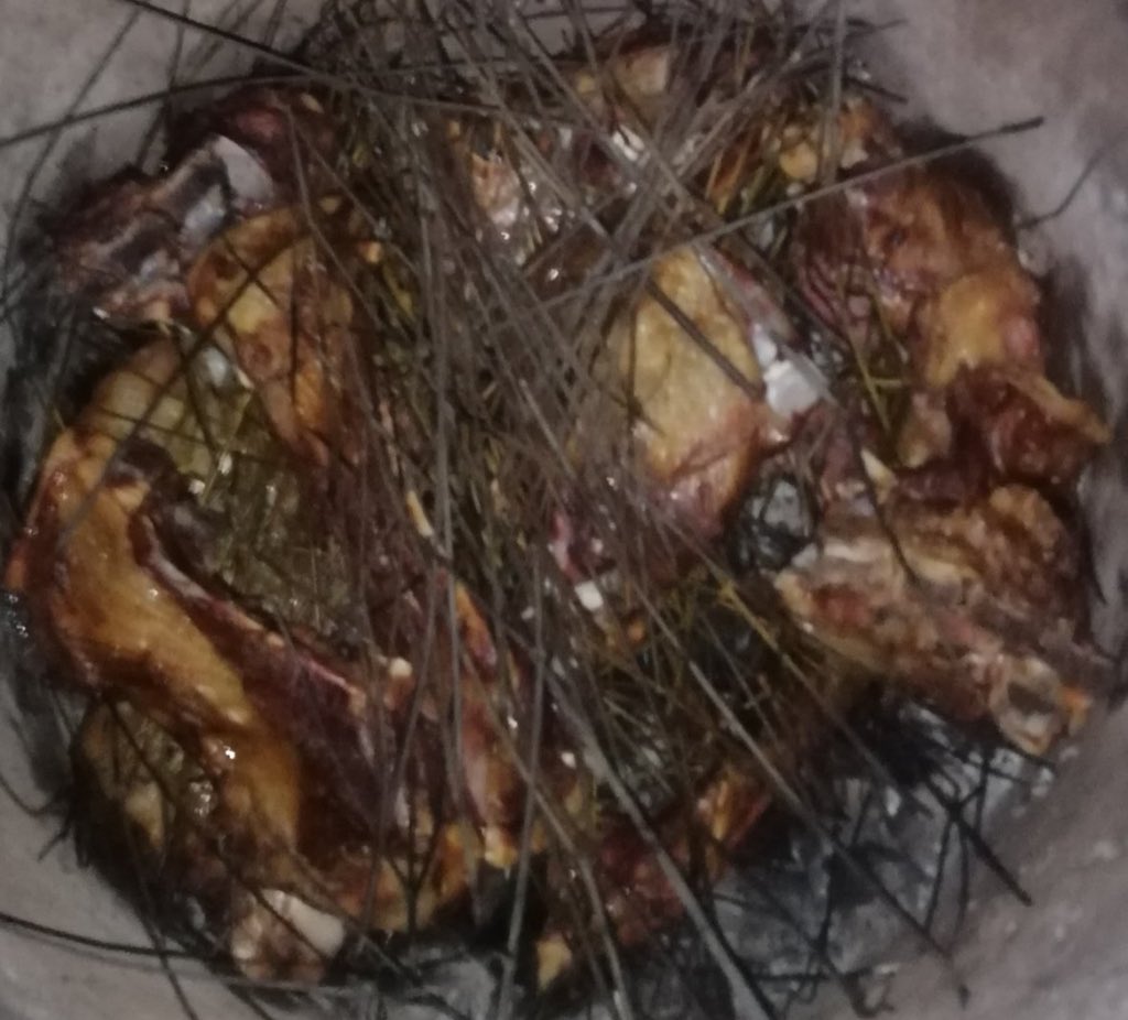 على استعداد تام لطبخ الحنيذ بالمرخ الجنوبي 
هرفي حري على صحنين ب 1600 ريال

للتواصل واتس آب ( 0569973250 )