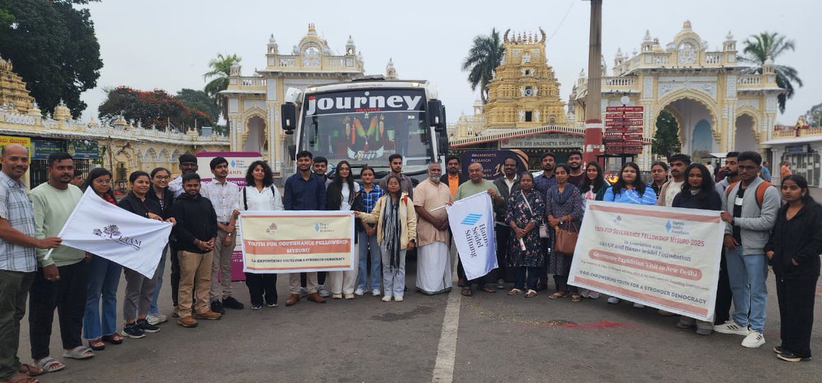 Youth for Governance Fellows started their Governance Expedition to Delhi. Thanks to honorable Legislature Mr Srivatsa ji flagged off the journey and motivated the youth with his thoughts. 

 #HSF #GRAAM #Y4GMysuru