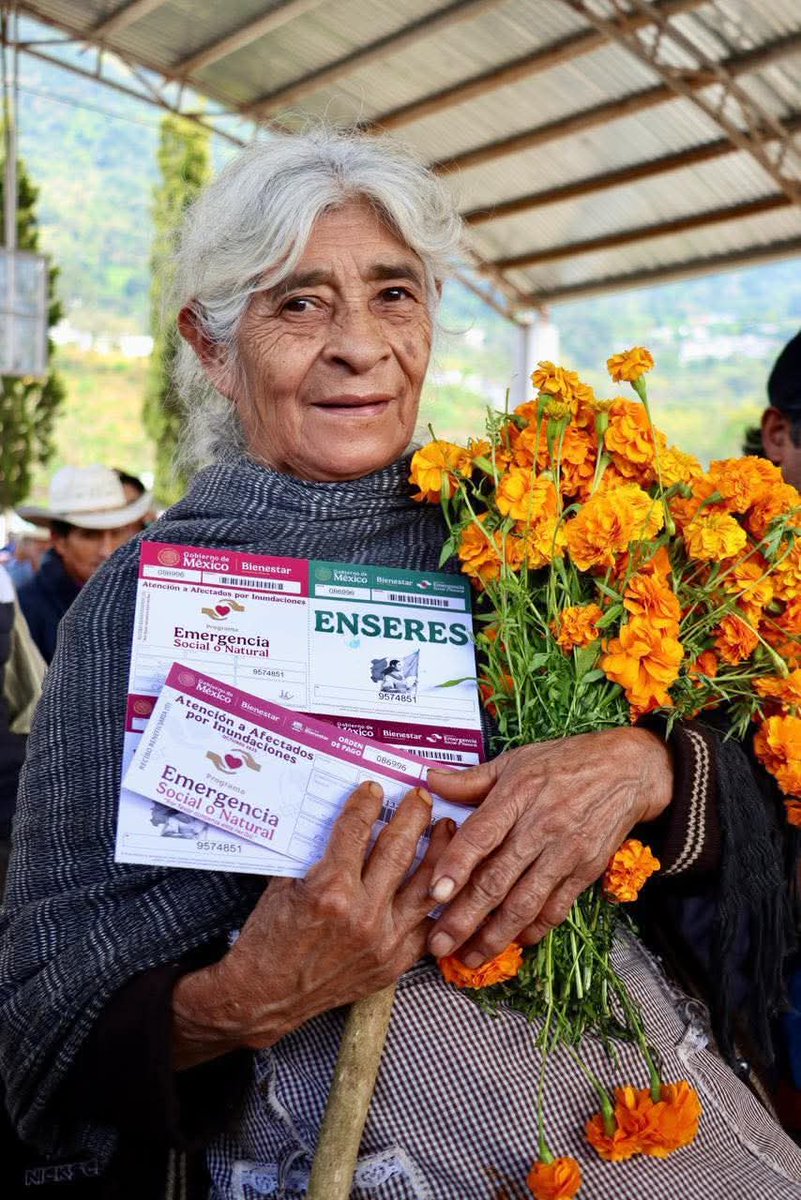 ¡Hermosa imagen!

Mientras unos se burlaban de la gente, el gobierno está apoyando como nunca se había hecho.

Esto es la 4T, esto es el HUMANISMO MEXICAMO de la Presidenta <a href="/Claudiashein/">Claudia Sheinbaum Pardo</a>.