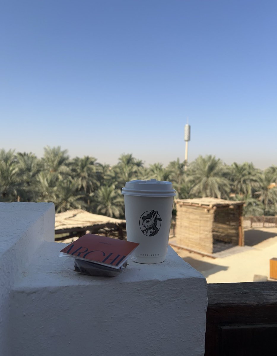_R_nxx's tweet photo. يرتبطُ جمالُ يومِك ببدايته، دائمًا اختر لنفسك بدايةً سعيدة، تتأمَّلُ فيها النِّعم التي تمتلكُها..

صباح البدايات الجميلة  🕊️🌻 https://t.co/uvUcb933dv