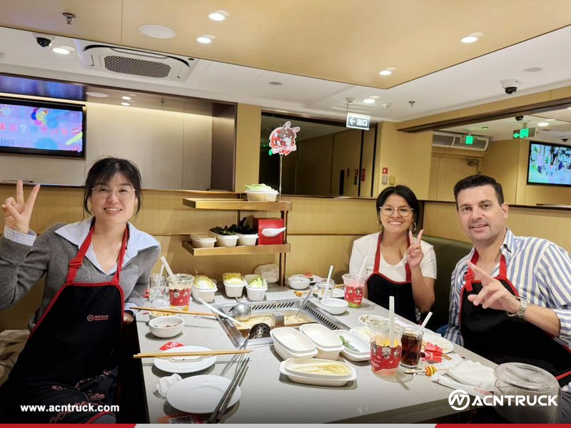 acntruckcn's tweet image. #clientvisit
A productive day at ACNTRUCK!🚜✨
We were delighted to host an overseas client.🥰
After a fruitful discussion on rotary drilling rigs and upcoming projects, the day ended perfectly with a warm Chinese hot pot dinner.🍲🥂
#heavyequipment  #machineryexport #ACNTRUCK