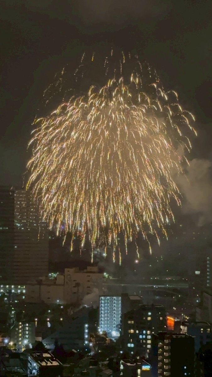 0723_u's tweet photo. 娘の誕生日会は、花火で一層盛り上がりました🎆✨みんな一緒にお祝いしてくれました✨ありがとう❣️
#娘の誕生日会
#9歳
#お誕生日パーティー
#お誕生日ケーキ
#花火大会2025
#おめでとう https://t.co/C4hwAqsHoI