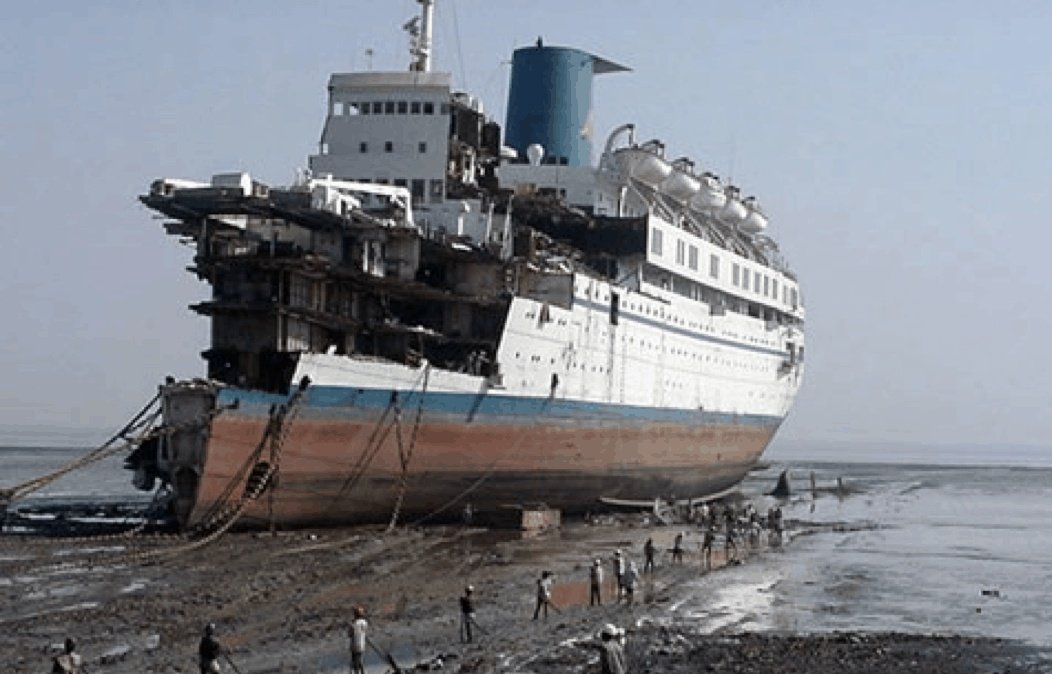 IndexofGujarat's tweet image. Big 🔥 
Gujarat aims to recycle 15,000 ships at Alang in next 10 years