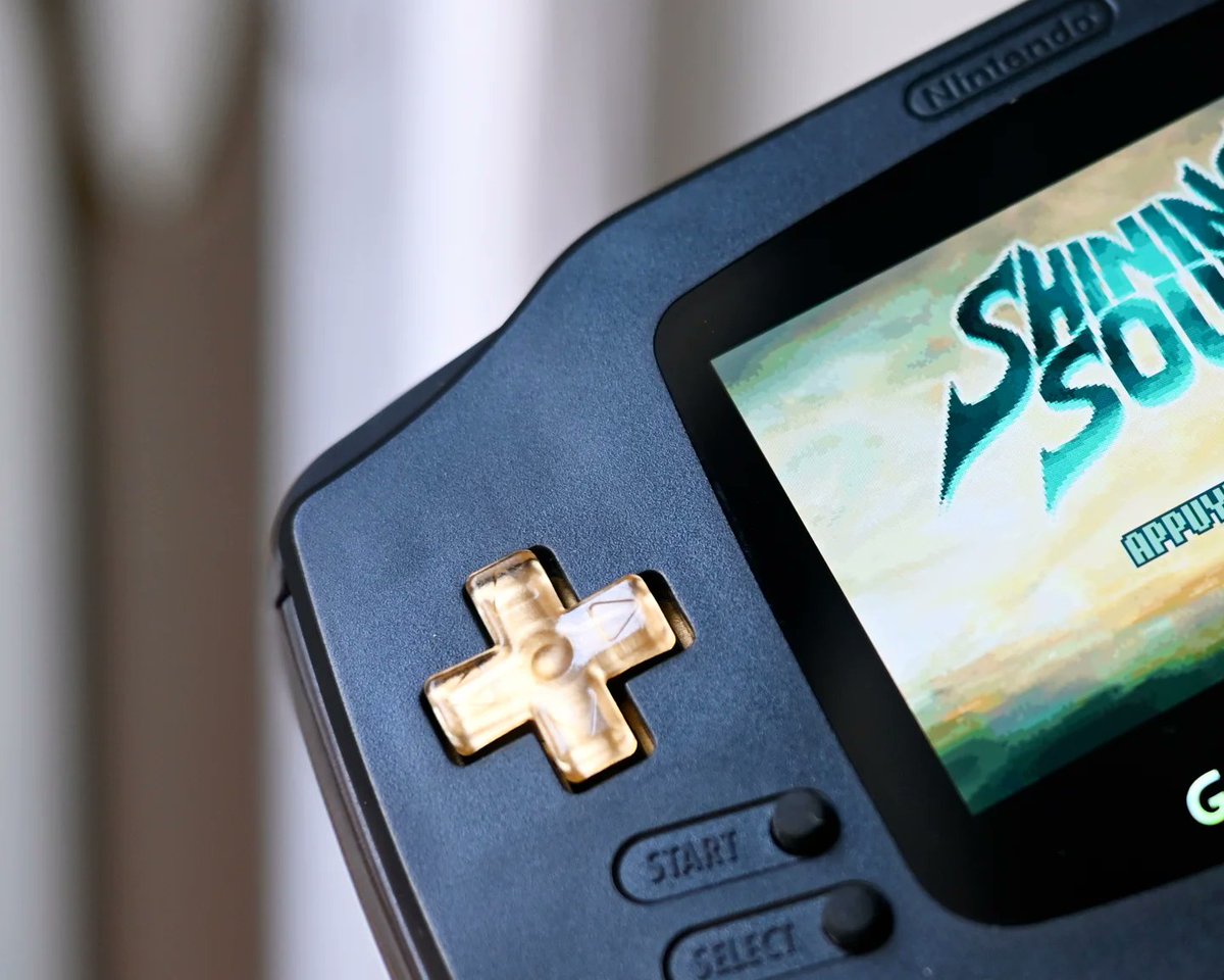 moddingmarius's tweet image. ⚫ 𝗚𝗮𝗺𝗲 𝗕𝗼𝘆 𝗔𝗱𝘃𝗮𝗻𝗰𝗲 🟡

Épurée – Élégante – Modernisée
Prête à jouer

---⚙️---
- IPS FP
- Battery Mod
- Sound Mod 
- Buttons from @labfifteenco

🗡️