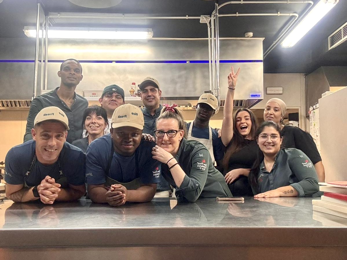 Crecer, aprender y compartir. ✨
Colaboramos con la @fundacioncruzcampo, que impulsa a jóvenes a encontrar su camino en la hostelería. 🧑‍🍳
Créixer, aprendre i compartir. ✨
Col·laborem amb la @fundacioncruzcampo, que impulsa joves a trobar el seu camí en l’hostaleria. 🧑‍🍳