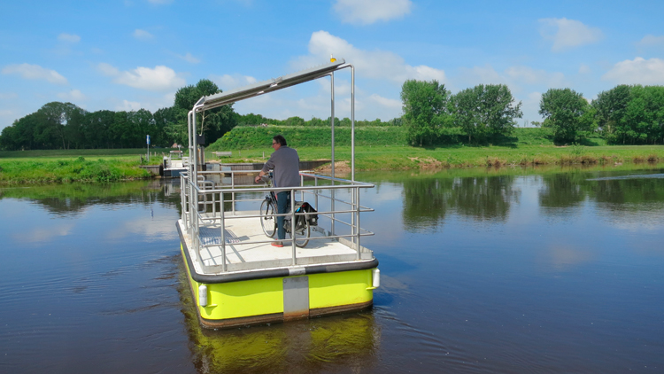 Pontje Hessum gaat op 29 oktober 2025 in winterstalling. Vanaf 4 april 2026 vaart het pontje weer — tot dan!