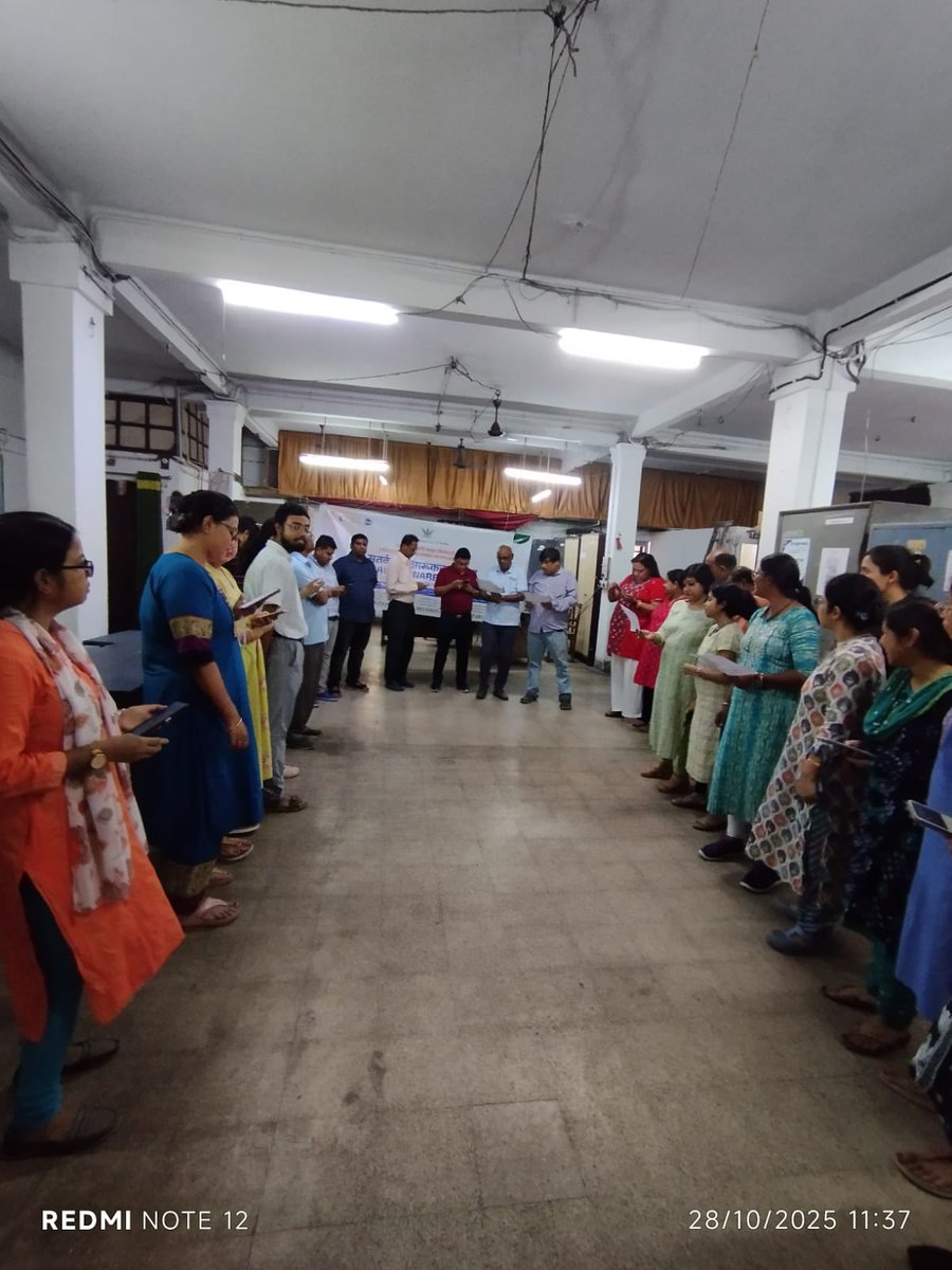 do24pgsfci's tweet photo. As part of Nesha Mukt Bharat Abhiyan(NMBA),all employees of the FSD ASHOKNAGAR &amp; DO 24 PARGANAS,took a pledge on 28.10.25 to raise awareness and contribute towards creating a drug free society.#NMBA and Nasha Mukt Bharat #FCI# Drug Free India. https://t.co/jfzL6RZW91