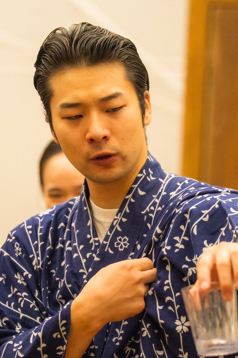nnt_dramastudio's tweet photo. #新国立劇場演劇研修所 第19期生公演『#トミイのスカートからミシンがとびだした話』

本日ご紹介する第19期生は、#中島一茶（なかじま・いっさ）です！富子の同胞・徳平、富子の弟の友達・八郎、見世物小屋の紳士など、多くの役を演じ分けます🥸🕺

メッセージはこちらから⏬
https://t.co/TU5AhOfg16 https://t.co/CIcCDdoDq6