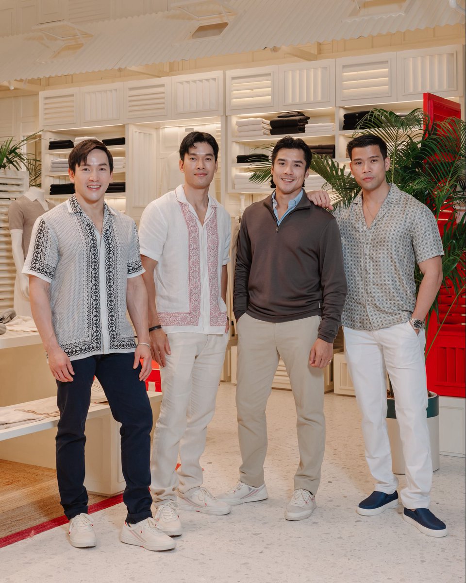 JoeTrivisvavet's tweet photo. Congratulations to OB new shop at Icon Siam krub!!😎🤍🤍🤍

#OrlebarBrown #FEELSUMMER #OBsAroundTheWorld #HOLIDAYBETTER https://t.co/tbcWweYN1R