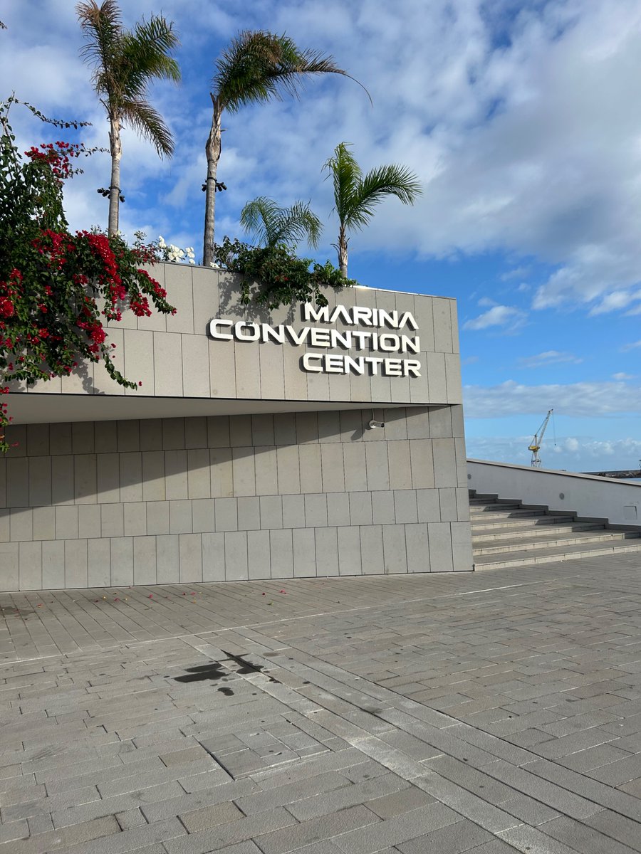 RedCabin tweet media