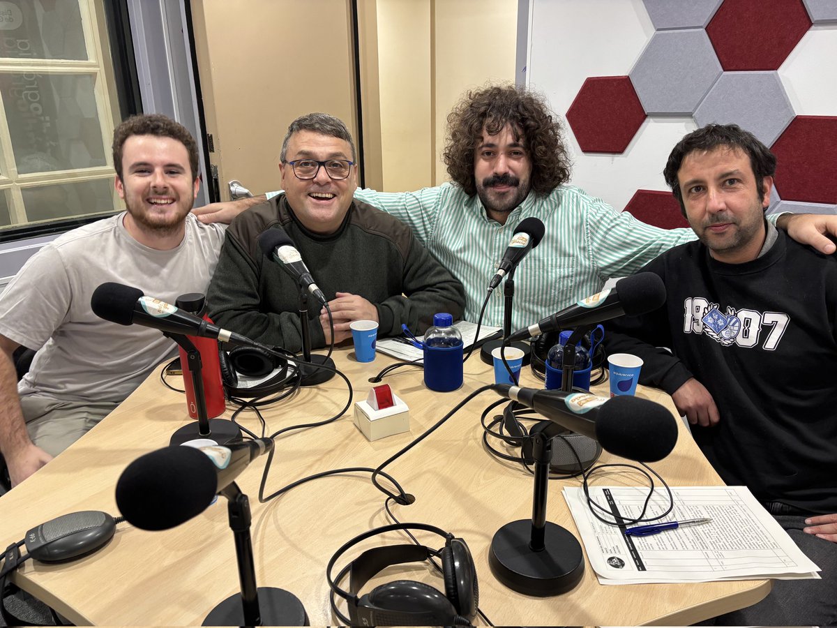 💙Toc tertúlia amb Biel Minguell

🎙️Aquesta setmana repassem l'actualitat del <a href="/CEEuropa/">Club Esportiu Europa</a> amb <a href="/BielMinguell/">Biel Minguell</a> director de l'<a href="/indepe_gracia/">L'independent de Gràcia</a> 

📻:radiogracia.net/embed/podcast?…

#RàdioGràcia #VilaDeGràcia #1RFEF