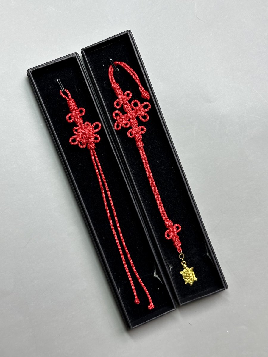 두 분을 추첨하여 티스베돌에서 제작하신 인형용 < 황금거북노리개 / 국화노리개 > 를 선물해드립니다. (종류 랜덤)

흔쾌히 협업을 해주시고 아름다운 의상을 만들어주신 티스베돌께 감사인사를 드립니다 :)

#ZOOLOGIC_BJD #주올로직 #왕축생 #티스베돌