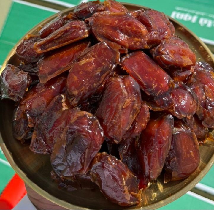 تمر خلاص سوبر جامبو الكرتون ٨ كيلو كل كيس كيلو للطلب والتوصيل يوجد توصيل لجميع مناطق المملكه 
 للتواصل وتس اب 
wsend.co/966559133355
#الاحساء