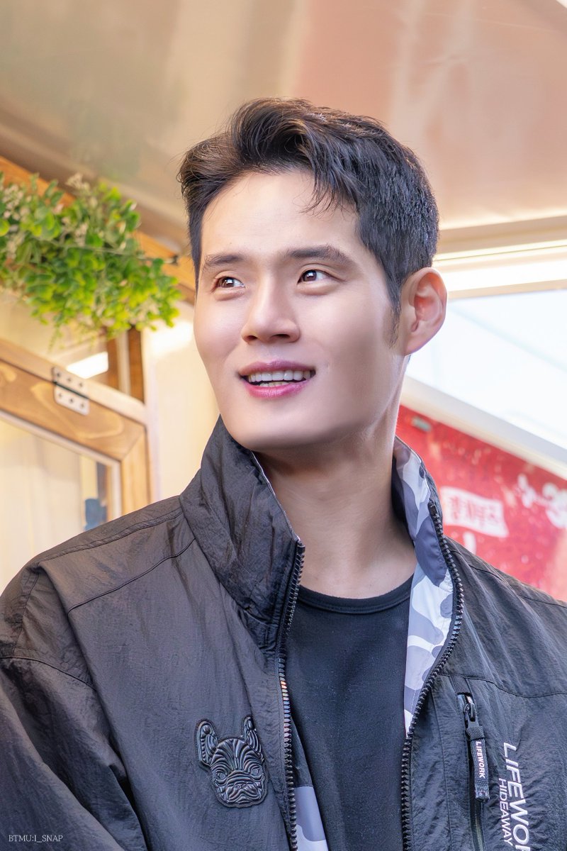 BATA_SNAP's tweet image. 251016 킹키부츠 엠카운트다운

#서경수 배우님
⠀