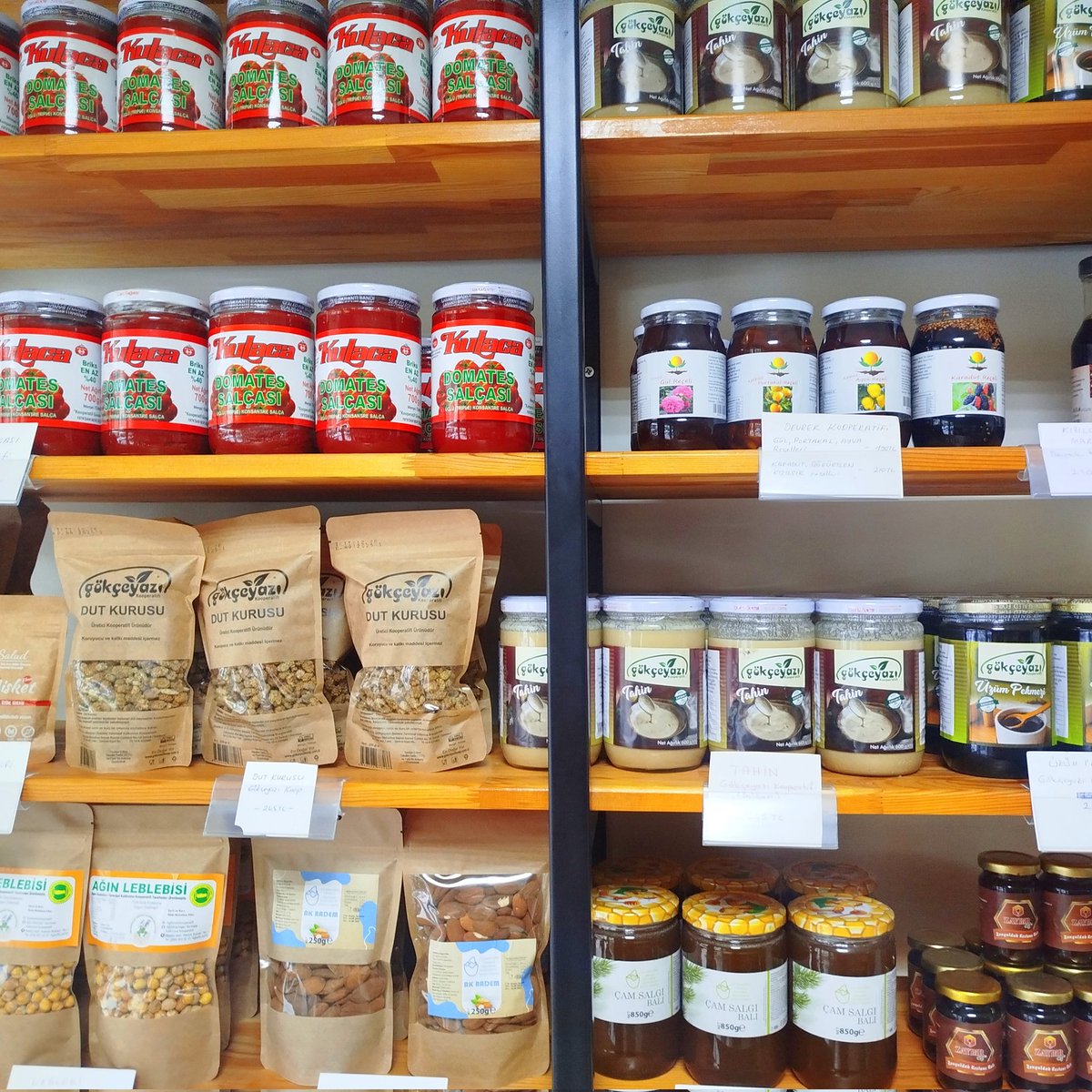 GoztepeKoop's tweet image. Ne yediğimizi bilmek bizim için önemli. 
Yemek yemek politiktir 💚💙

#göztepekoop #kooperatifçilik #kooperatif #gıdahakkı #dayanışma #gıdaegemenliği #yaşamıbirlikteörgütlüyoruz